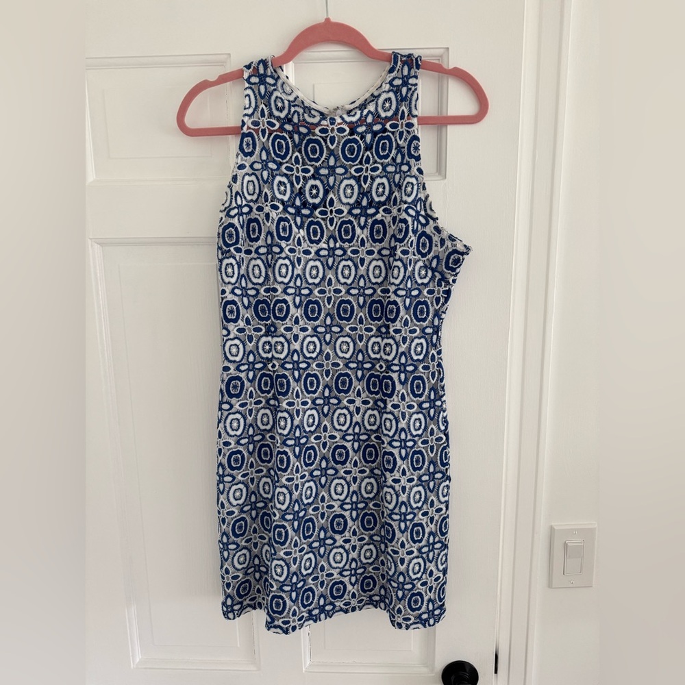 BB Dakota Blue and White Geo Print Sleeveless Shift Dress